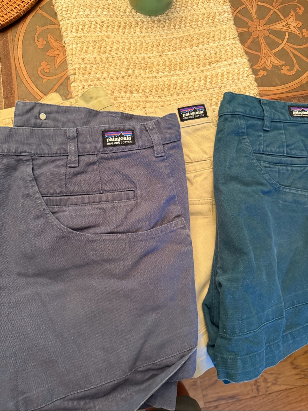 6 pairs of the whole lot. Patagonia Men’s Flat Front Shorts - Beige & Teal - Picture 2 of 5